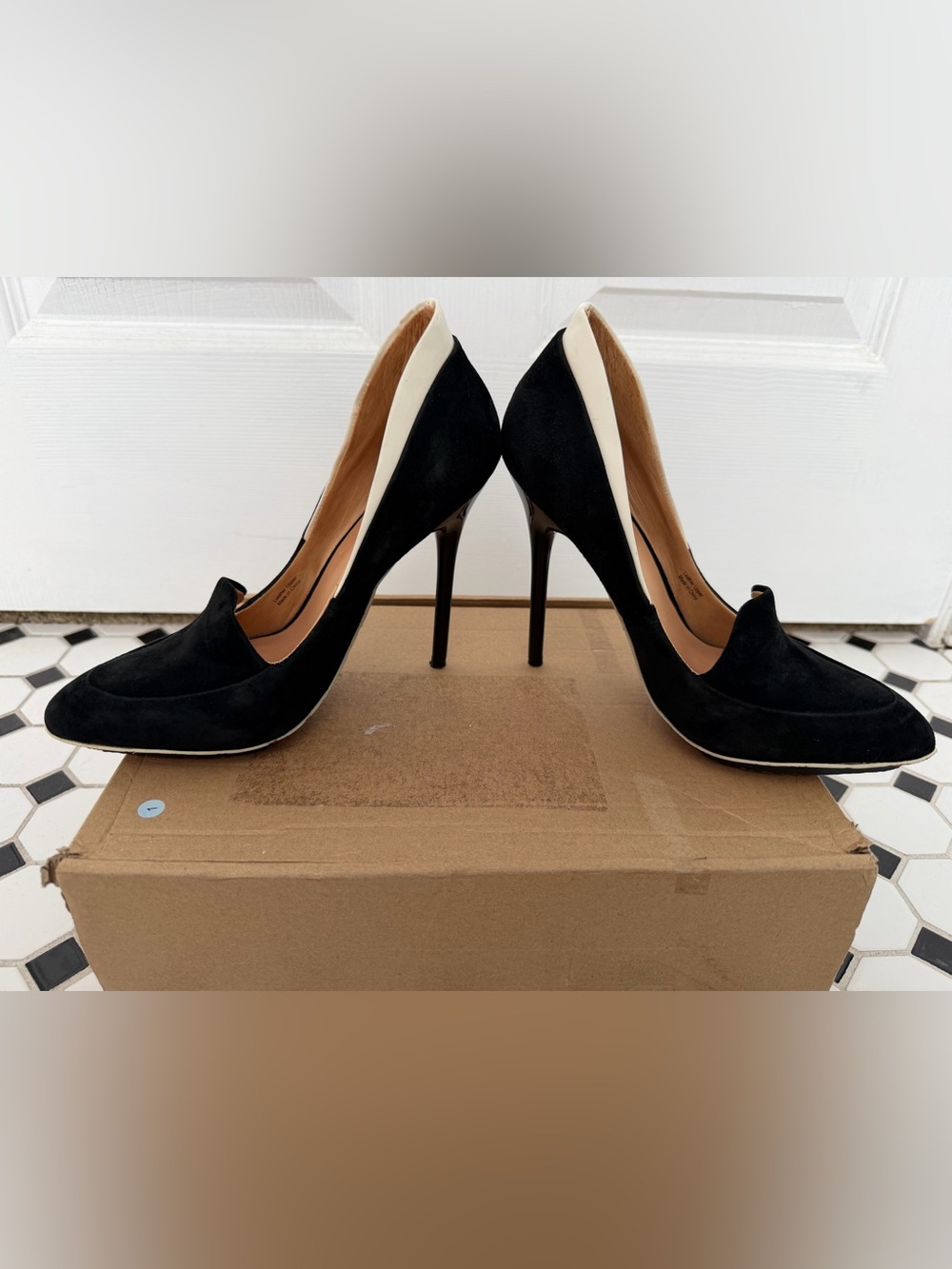 🖤 L.A.M.B. Luxury Suede Dice Pumps Heels Size 6.5 Gwen Stefani Old Money Style